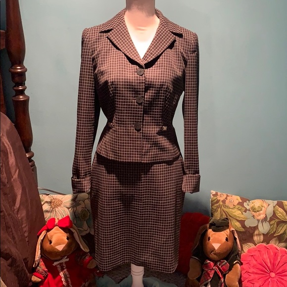 Georgiou Studio 2piece suit size 6 - Picture 3 of 8